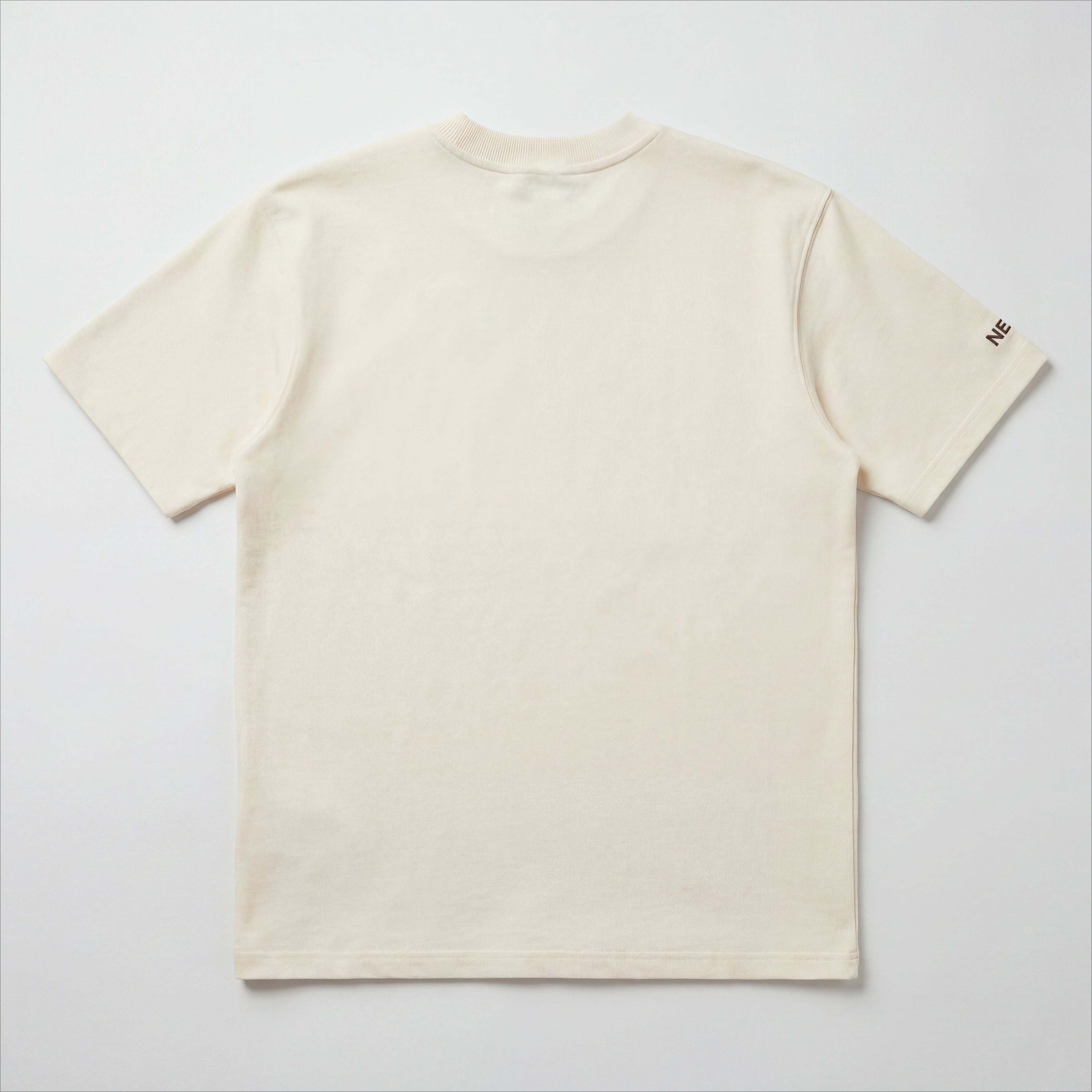 09 MINIMALIST TEE